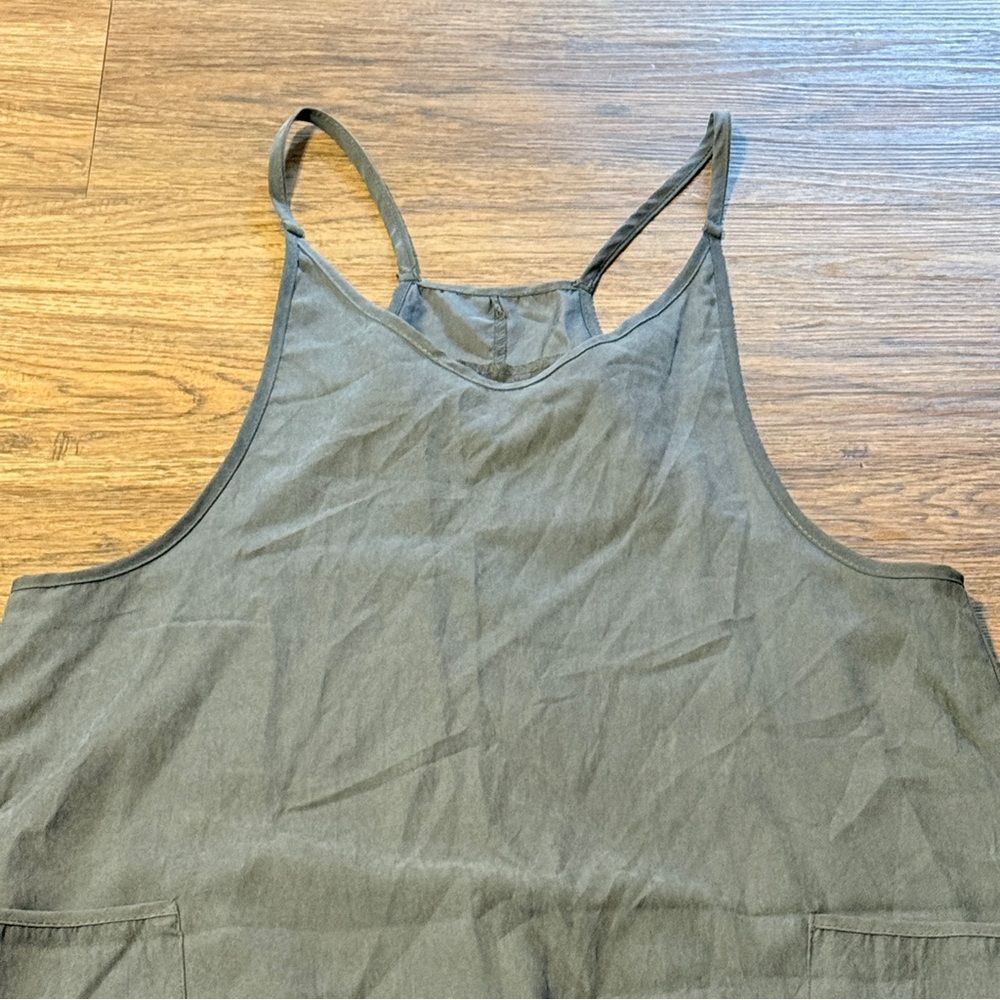 Loose Fit TikTok Overall Romper Gray With Zipper Pocket in Back Size Large - Picture 2 of 12